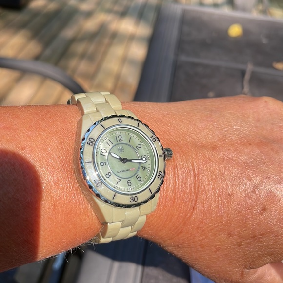 Isaac Mizrahi ceramic watch. Working condition. 7” wrist. - Picture 3 of 3